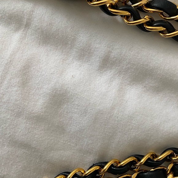 BLACK QUILTED LAMBSKIN CLASSIC DOUBLE FLAP MEDIUM - Picture 15 of 15